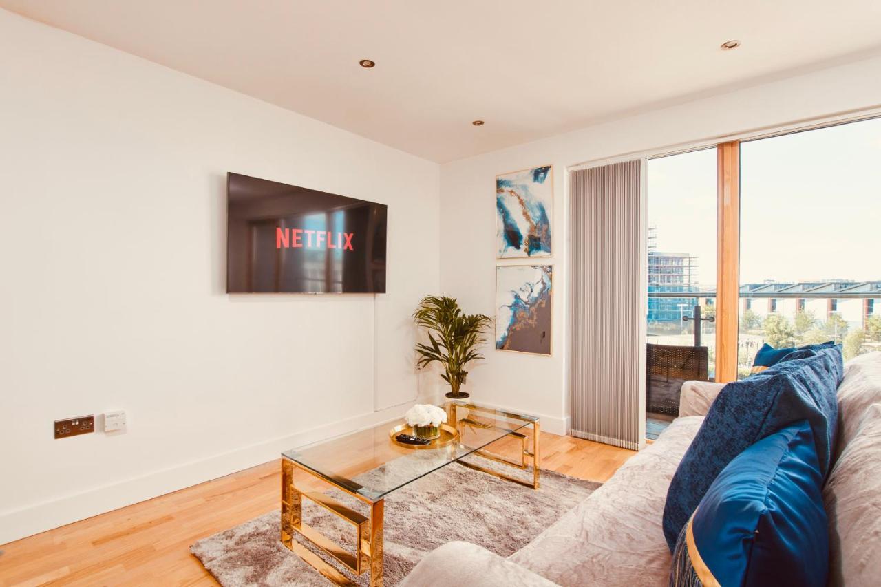 King Deluxe City Apt Large Balcony& Free Parking! Лийдс Екстериор снимка