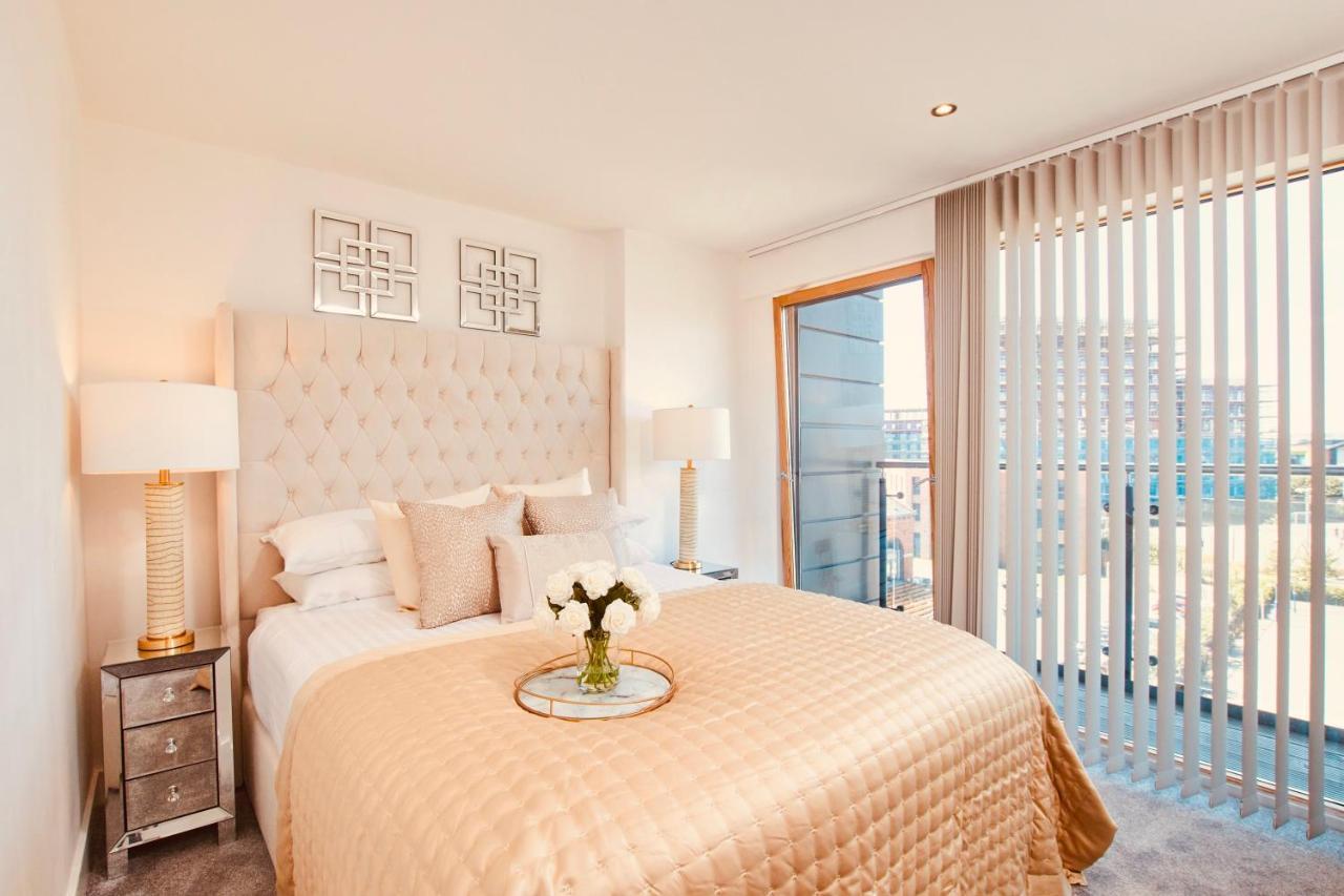 King Deluxe City Apt Large Balcony& Free Parking! Лийдс Екстериор снимка